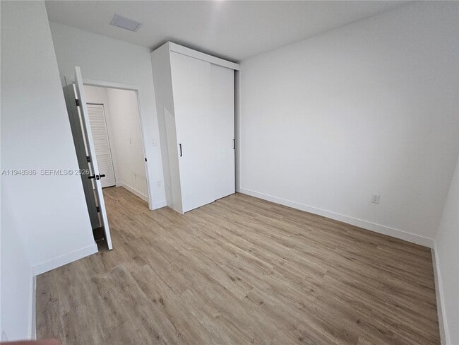 Building Photo - 215 NW 13th Pl