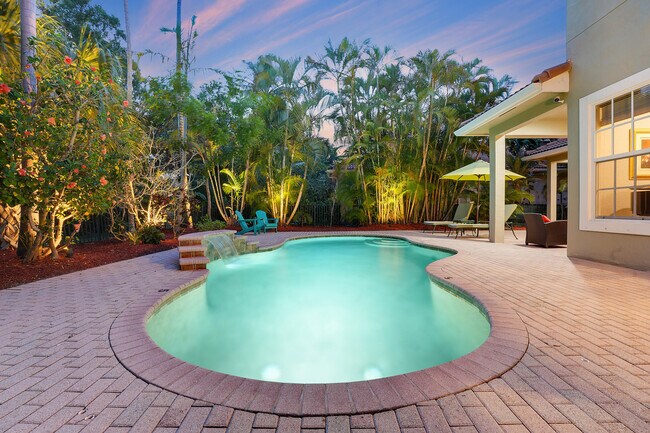 Building Photo - 127 Via Castilla