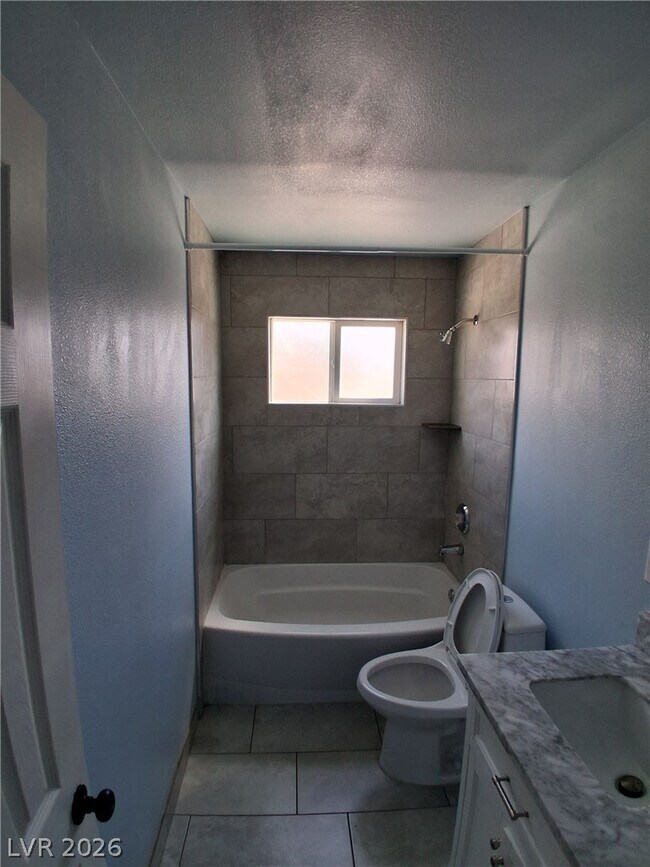 Building Photo - 510 Mckellar Cir