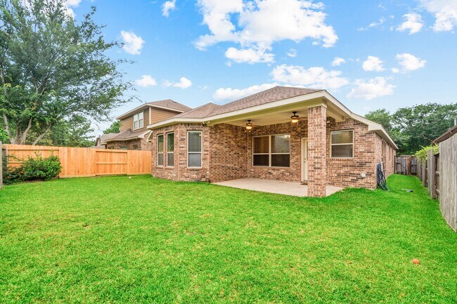 Building Photo - 18315 E Willow Oak Bend Dr