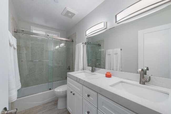 Building Photo - Sonoma 4 Bed 2 Bath Home.