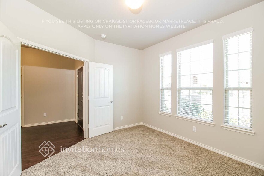 Building Photo - 2909 Colorado Dr