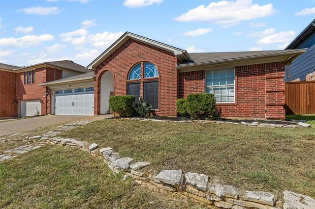 Building Photo - 4215 Bent Oaks Dr