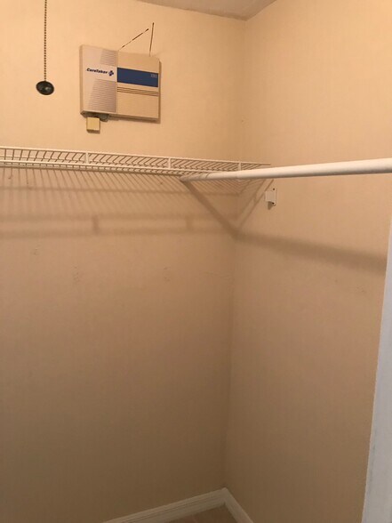 Building Photo - 19 Woodstone Ln