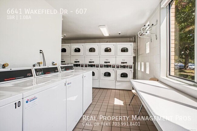 Building Photo - 6641 Wakefield Dr