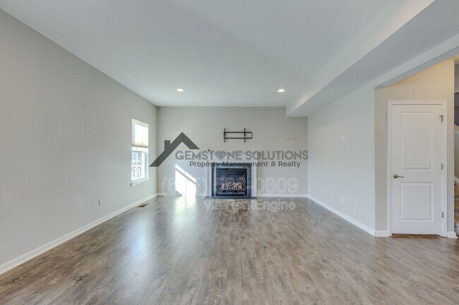 Building Photo - 2704 Orleans Dr