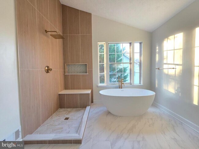 Building Photo - 1650 Wickham Way