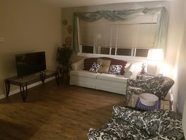 Primary Photo - 45 Woodmere Ct