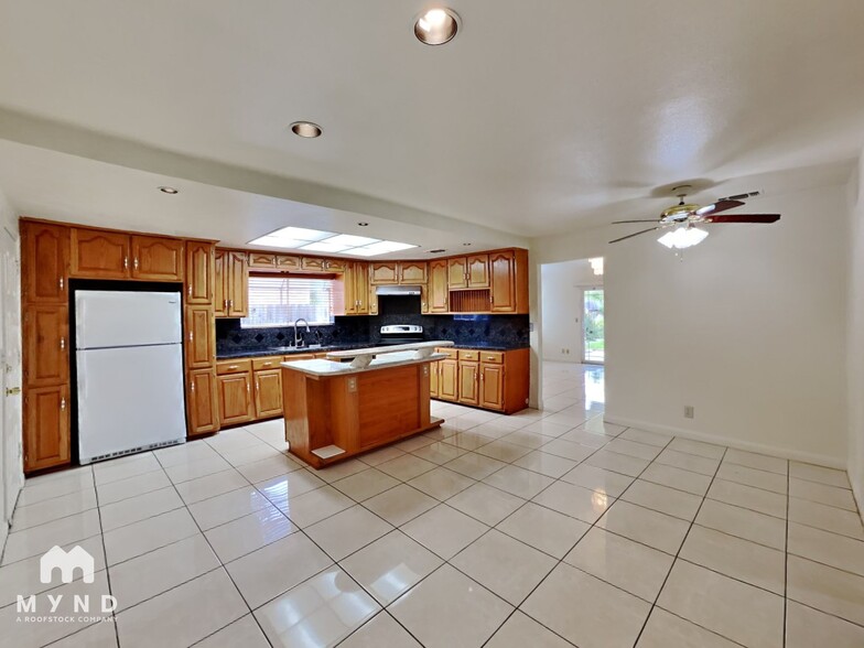 Building Photo - 8055 Wagon Trail Way