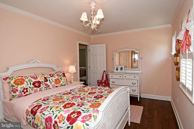 Building Photo - 4729 16th Rd N