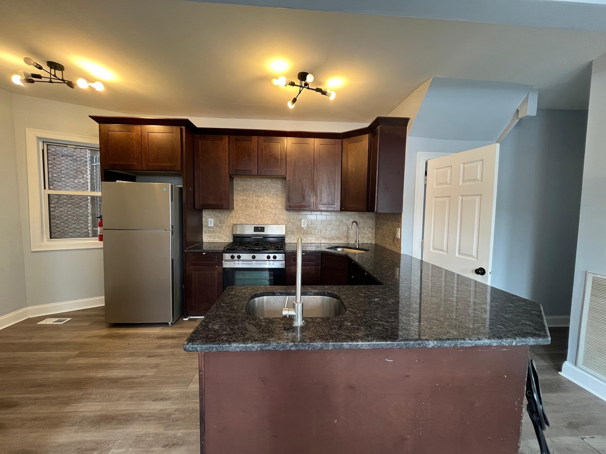 Building Photo - 203 Stegman St