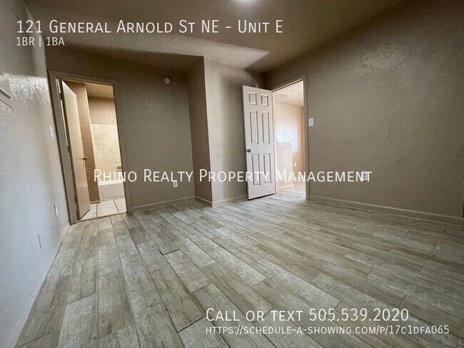 Building Photo - 1st Month Rent Free! Lovely 1 Bedroom, 1 B...
