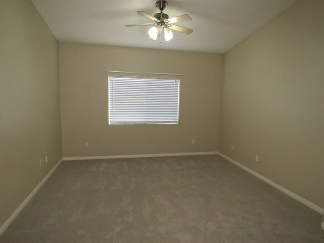 Building Photo - Beautiful 3/2 in the heart of JT!