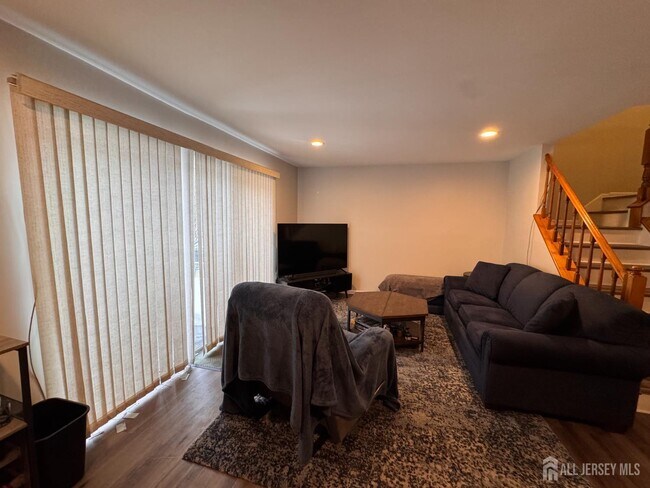 Building Photo - 337 Smithwold Rd