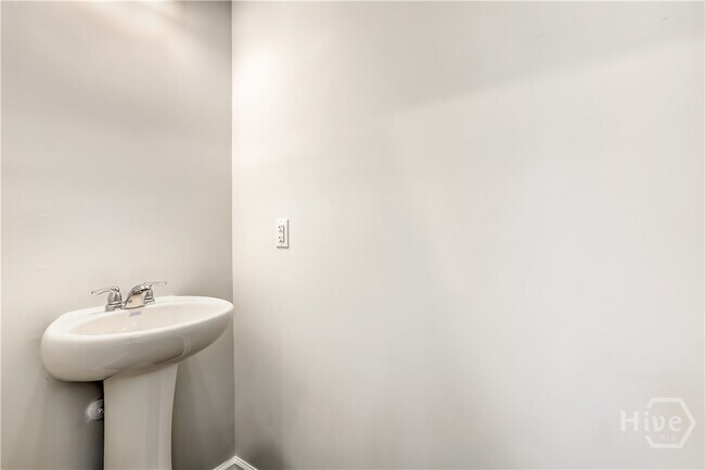 Building Photo - 3 Scout Ct