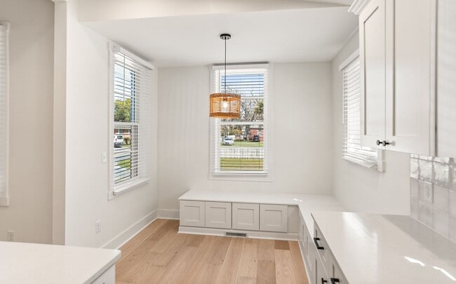 Building Photo - Downtown Beaufort Charmer