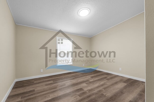 Building Photo - 3 Bedroom 2 Bathroom Home in a Rustic Setting with Mountain Views Available in Blanchard!