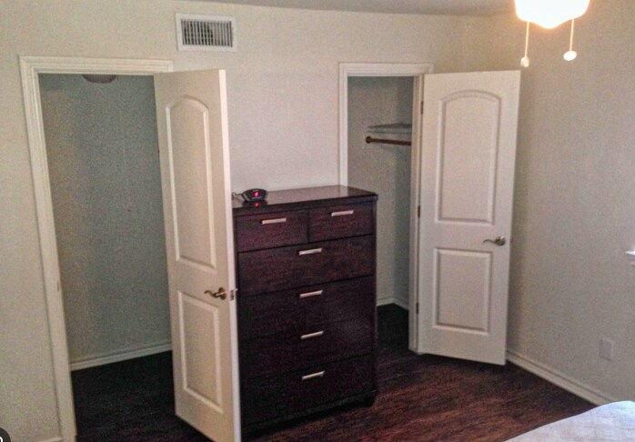 Building Photo - 323 W Belt Line Rd