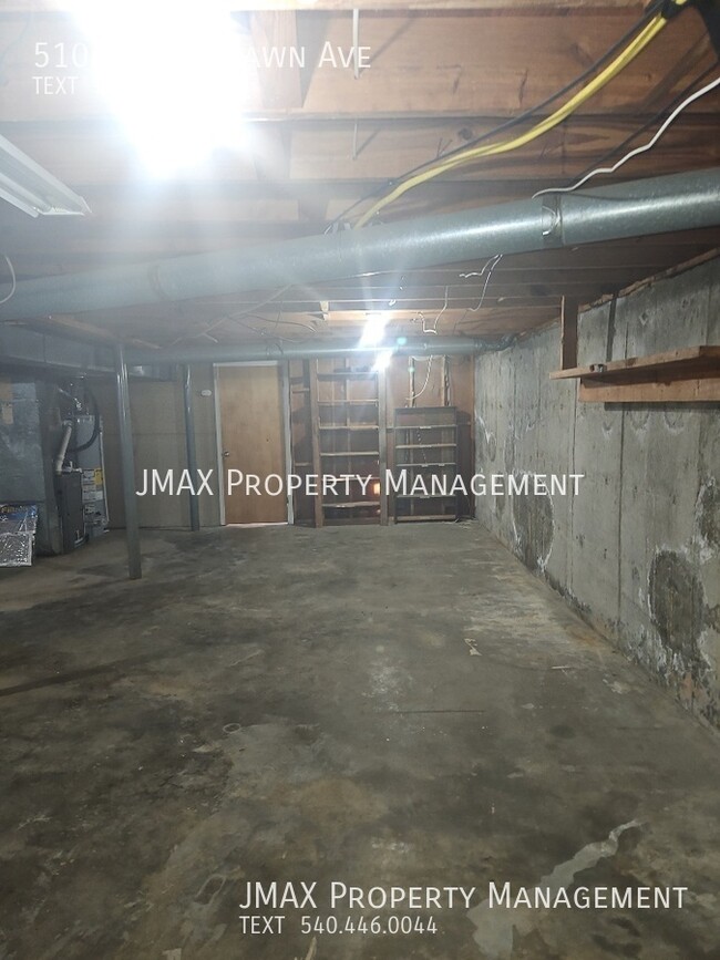 Building Photo - This property has a no security deposit op...