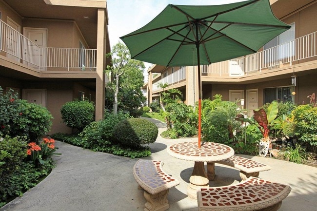 Courtyard - Trade Winds