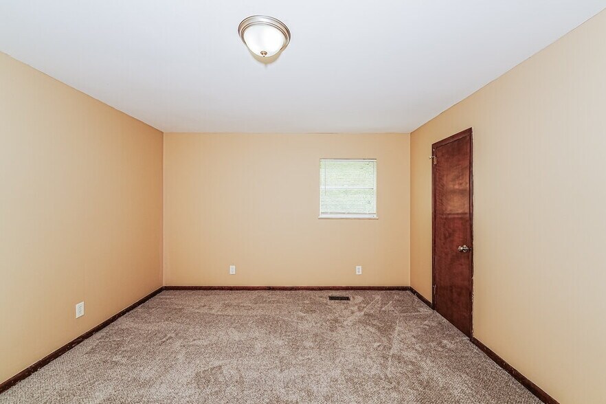 Building Photo - 901 Eldorado Dr