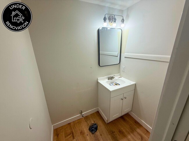 Building Photo - 7220 N Moberly Dr