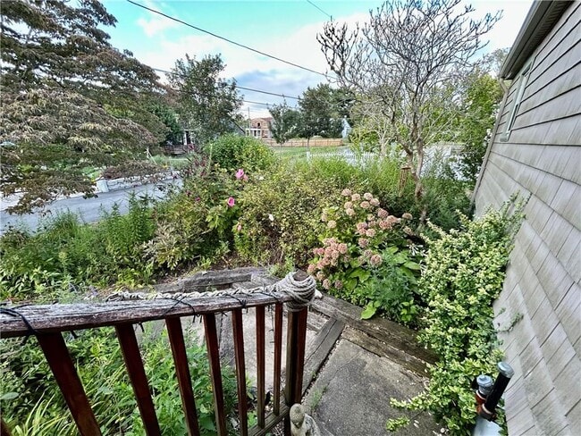 Building Photo - 32 Seaspray Way