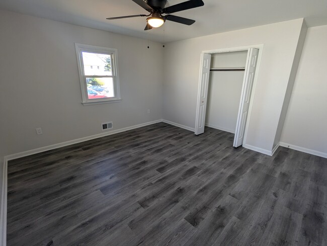 Bedroom 1 - view 2 - 1036 Apache St