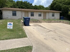 Building Photo - 911 Dryden Ave
