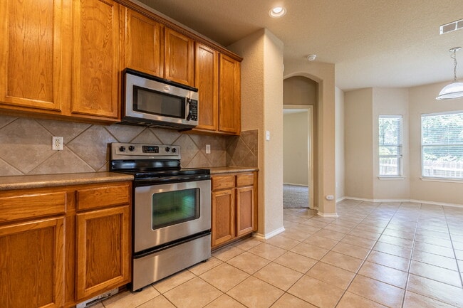 Building Photo - 906 Ashbury Bluff