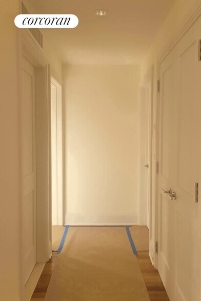 Building Photo - 45 W 81st St