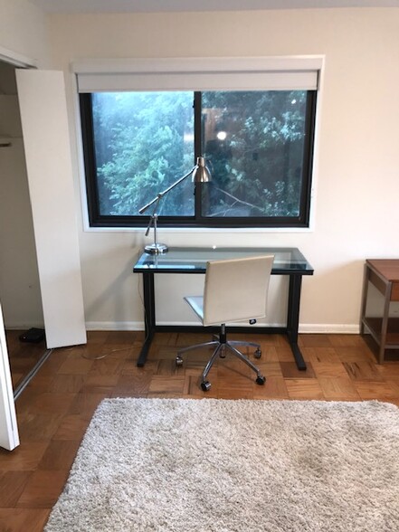 large bedroom - 1931 N Cleveland St
