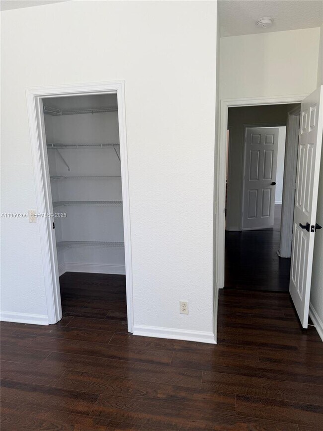 Building Photo - 1819 Mariners Ln