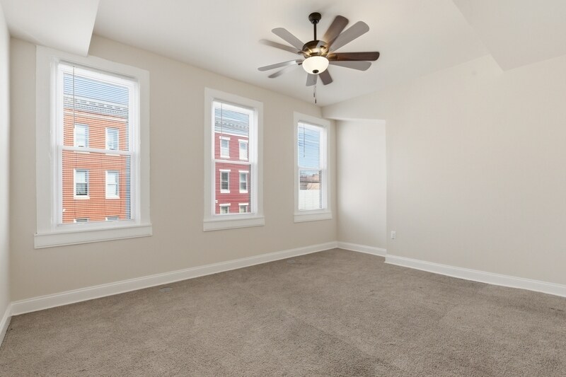 Building Photo - 910 N Arlington Ave