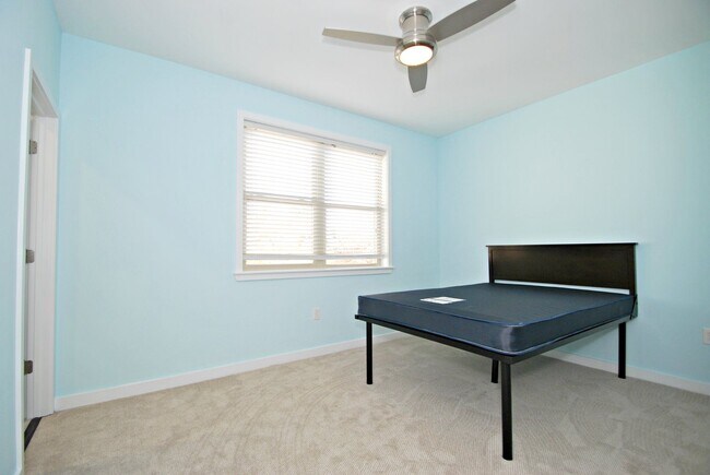 Building Photo - 1532-36 Ingersoll St