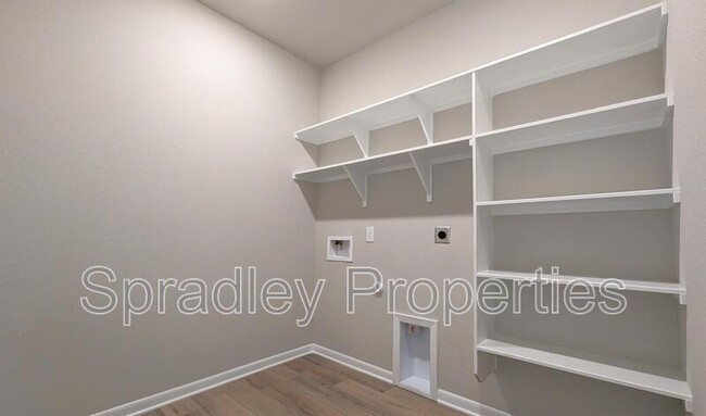 Building Photo - 2716 Fox River Dr