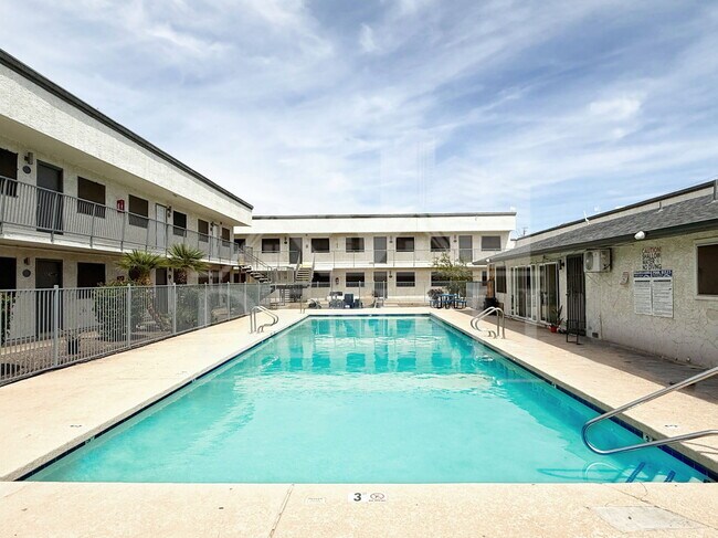 Building Photo - 18202 N Cave Creek Rd