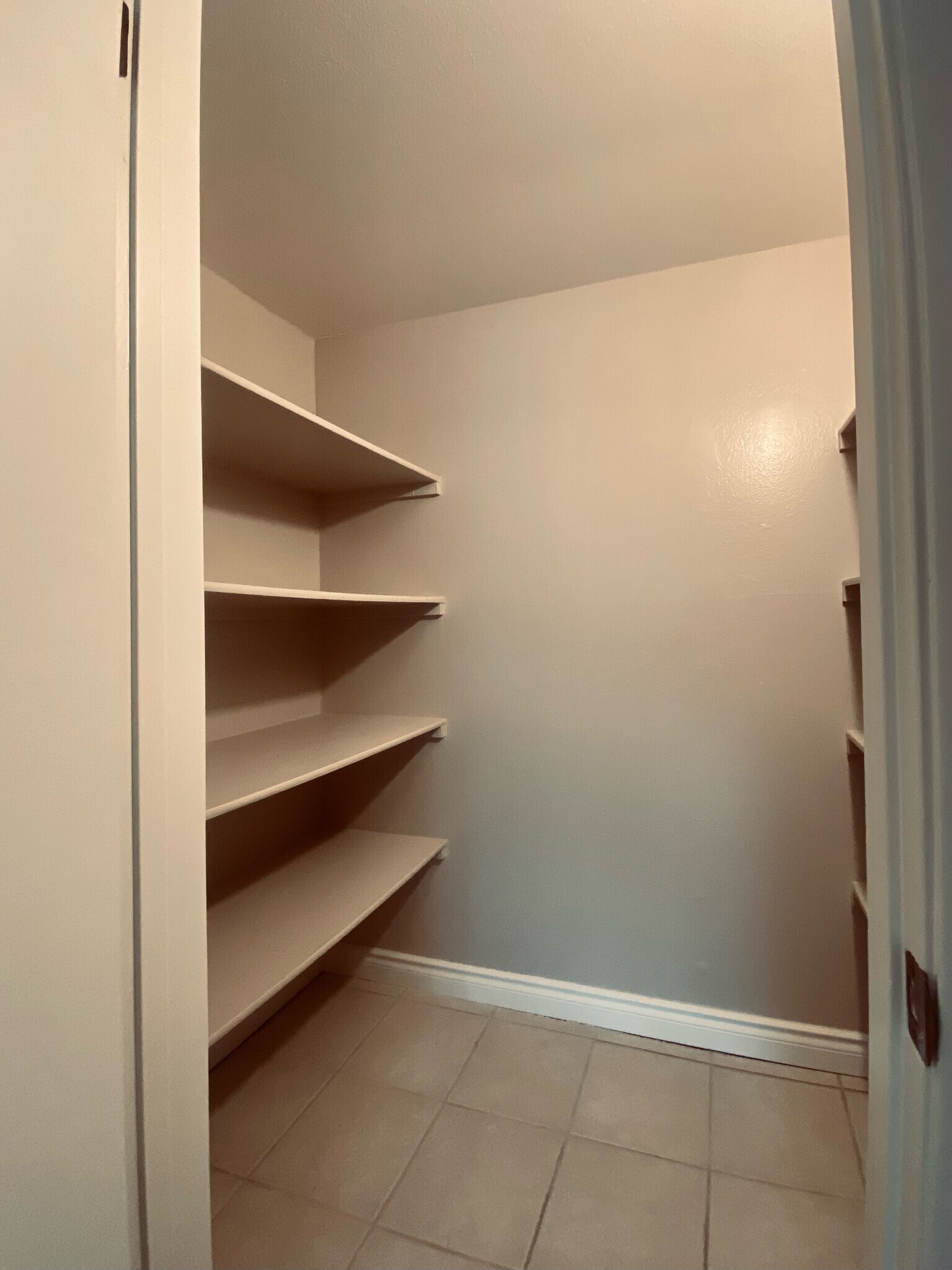 Building Photo - 420 S Madison Ave