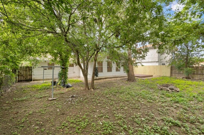 Building Photo - 407 Cicero Ave