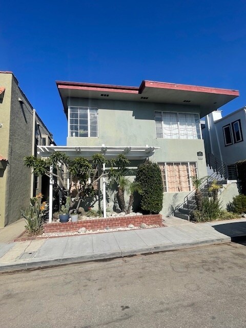 Building Photo - 111 Bennett Ave