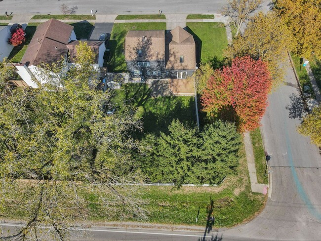 Building Photo - 5399 Thornburg Ct