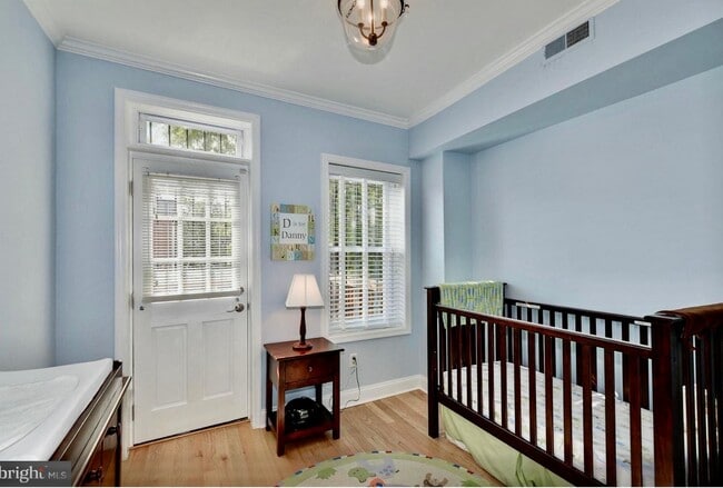 Building Photo - SPACIOUS 3 BED BROWNSTONE with PARKING, YARD and 2 DECKS!