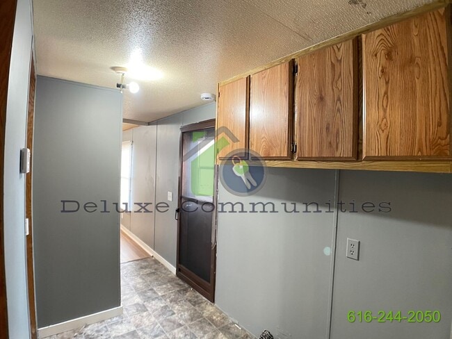 Building Photo - 2 Bed 1 Bath Mobile Home COMING SOON!