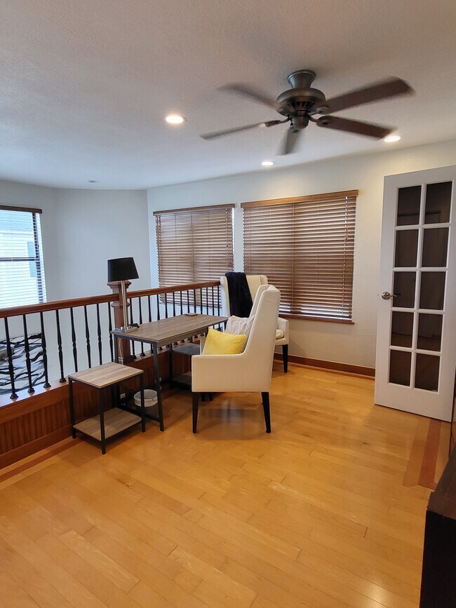 Loft Office - 888 Davis Rd