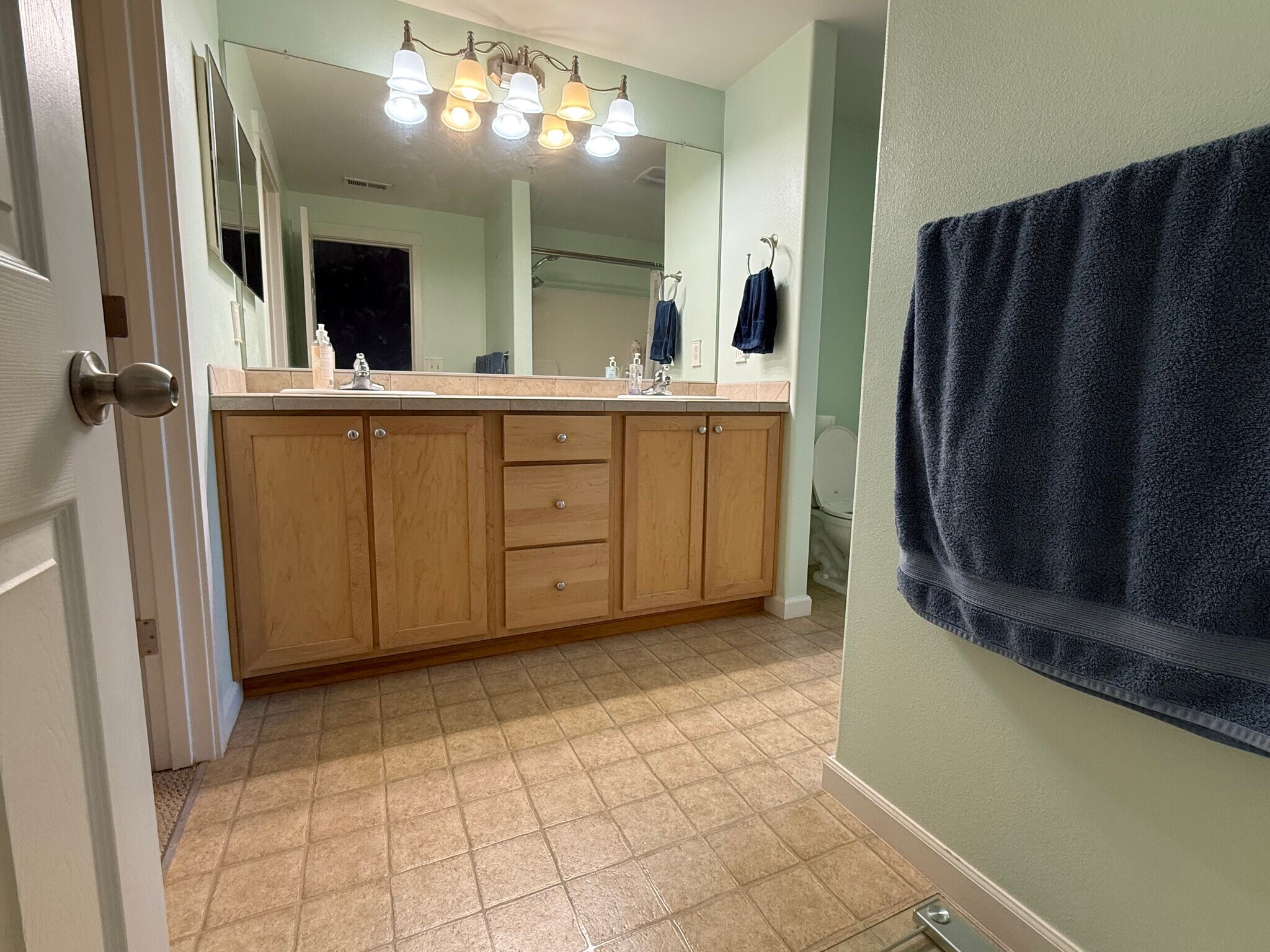 Building Photo - 10743 SW Canterbury Ln