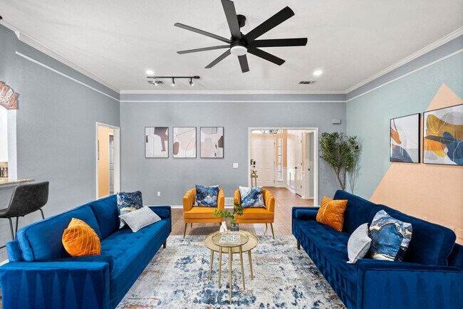 Building Photo - 324 Woodcrest Dr