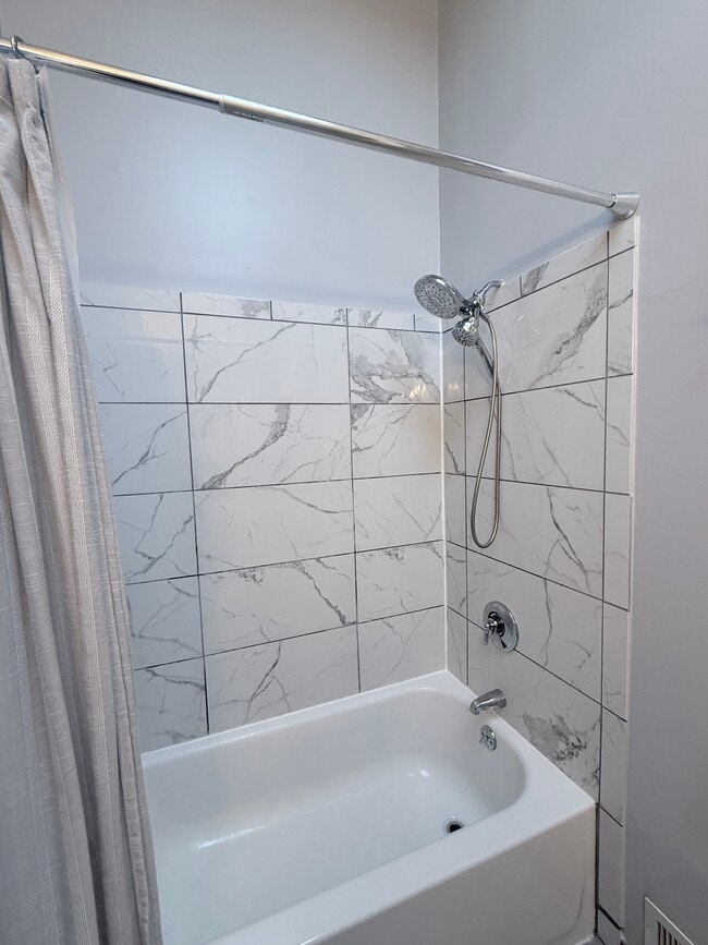 Building Photo - 422 Cypress Rd