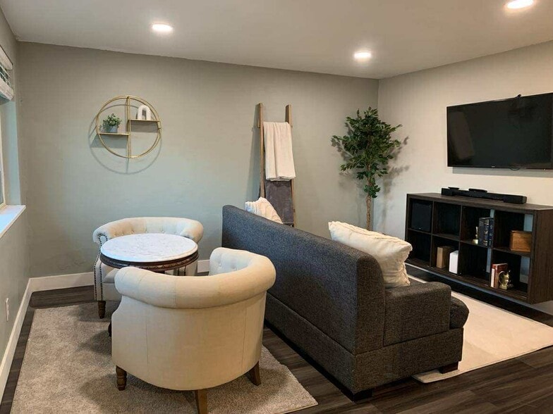 Primary Photo - 10133 Patterson St S