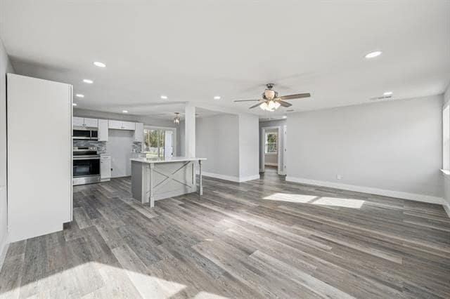 Building Photo - 4500 Wellesley Ave