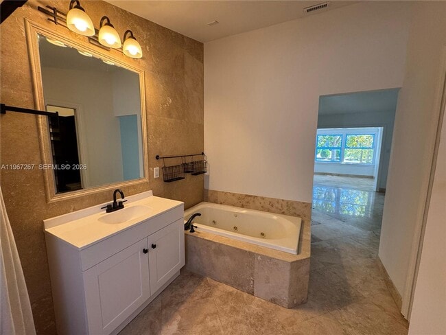 Building Photo - 332 NW 47th Ave